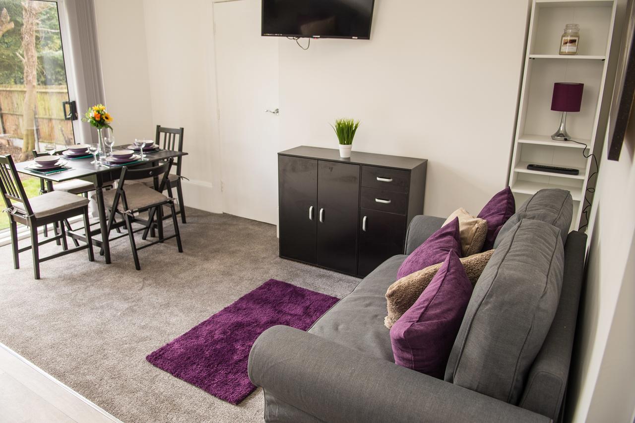 Moseley Mews Village Suites - Purple Birmingham Bagian luar foto