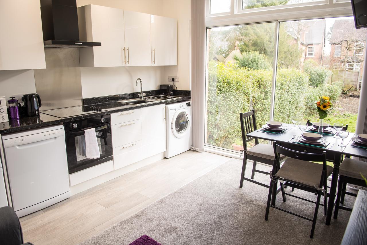 Moseley Mews Village Suites - Purple Birmingham Bagian luar foto