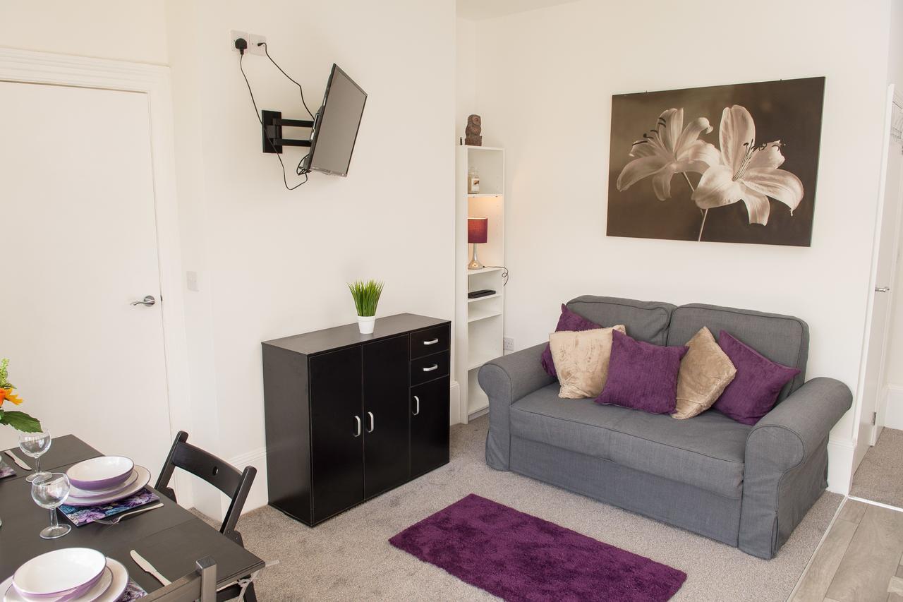Moseley Mews Village Suites - Purple Birmingham Bagian luar foto