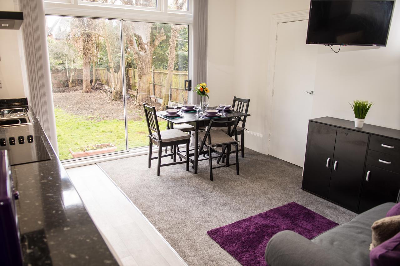 Moseley Mews Village Suites - Purple Birmingham Bagian luar foto