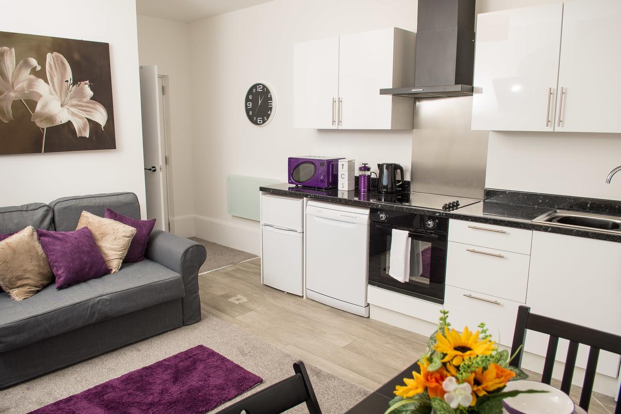 Moseley Mews Village Suites - Purple Birmingham Bagian luar foto